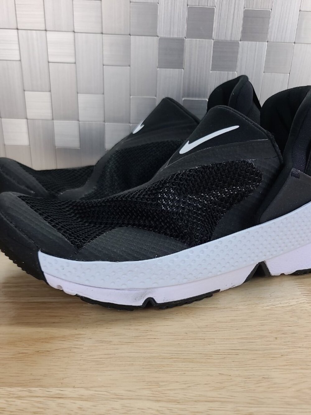 Nike Women Go Flyease Women 9 Men 7.5 Black White Easy on off nby DR5540-002